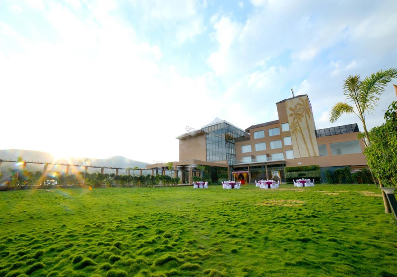 Regenta Resort Belagavi Eksteriør billede