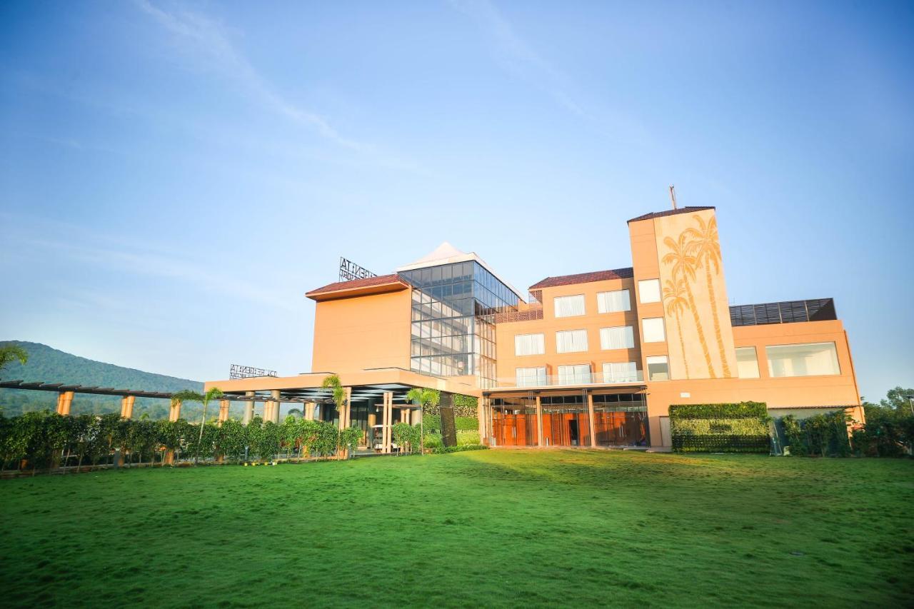 Regenta Resort Belagavi Eksteriør billede